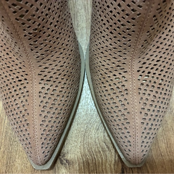 Vince Camato Ankle Shoes Zipper Slip-On Design Pre Owned Great Condition 8 1/2 M - Picture 3 of 16